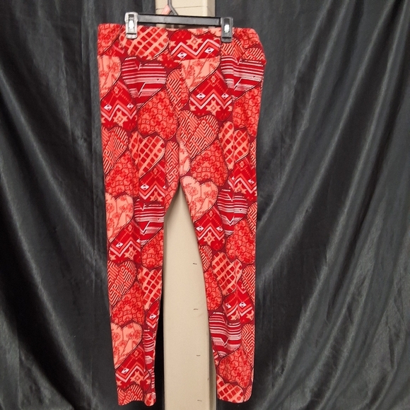 LuLaRoe Kids Leggings - Red and Pink Pattern - Picture 7 of 11